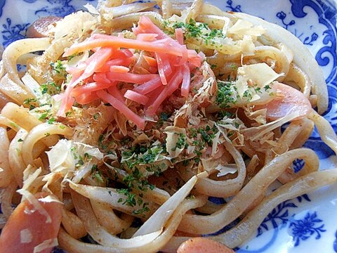 お魚食べてネ❤焼きそば風うどん♪（ケチャ入り）